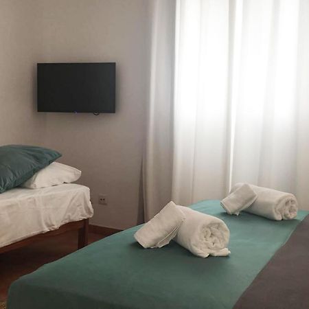 Apartamentos Albertos ซานตาเอวเลเรียเดสริว ภายนอก รูปภาพ