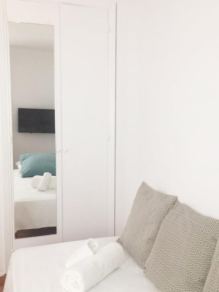 Apartamentos Albertos ซานตาเอวเลเรียเดสริว ภายนอก รูปภาพ