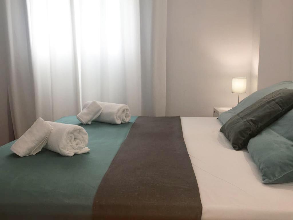 Apartamentos Albertos ซานตาเอวเลเรียเดสริว ภายนอก รูปภาพ