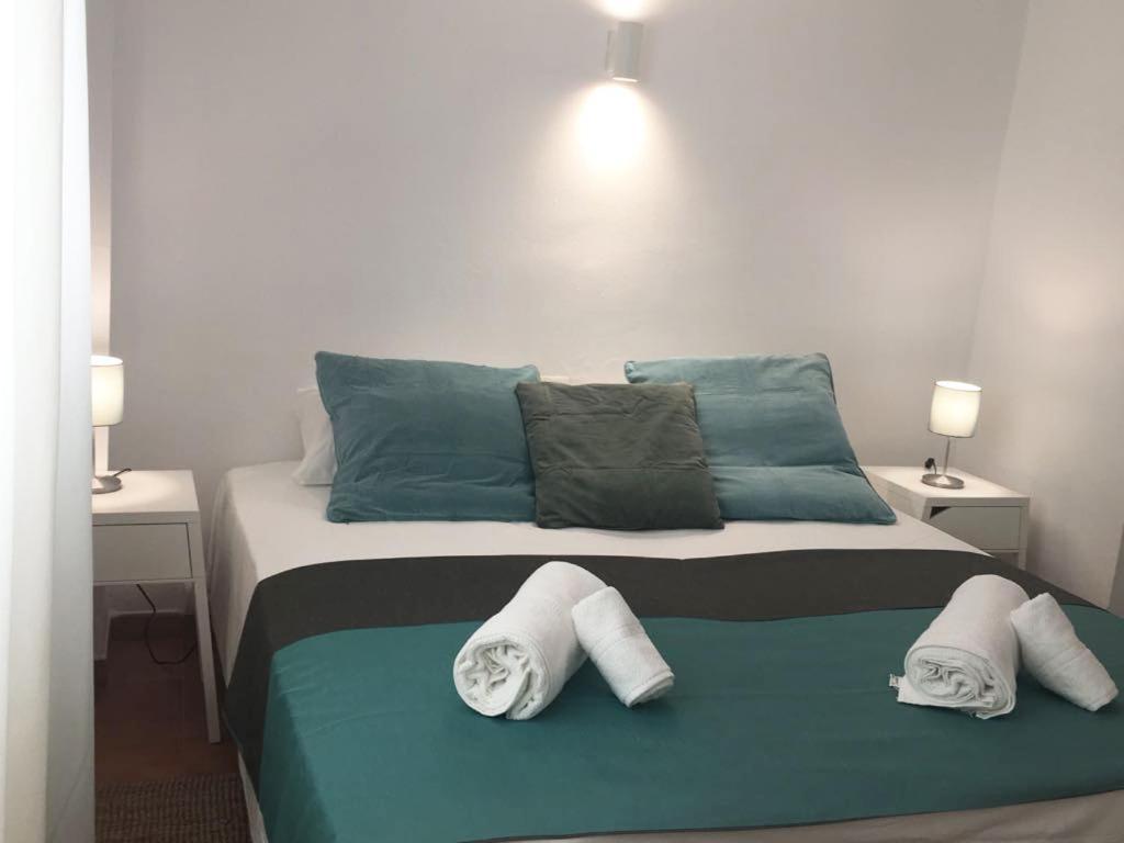 Apartamentos Albertos ซานตาเอวเลเรียเดสริว ภายนอก รูปภาพ
