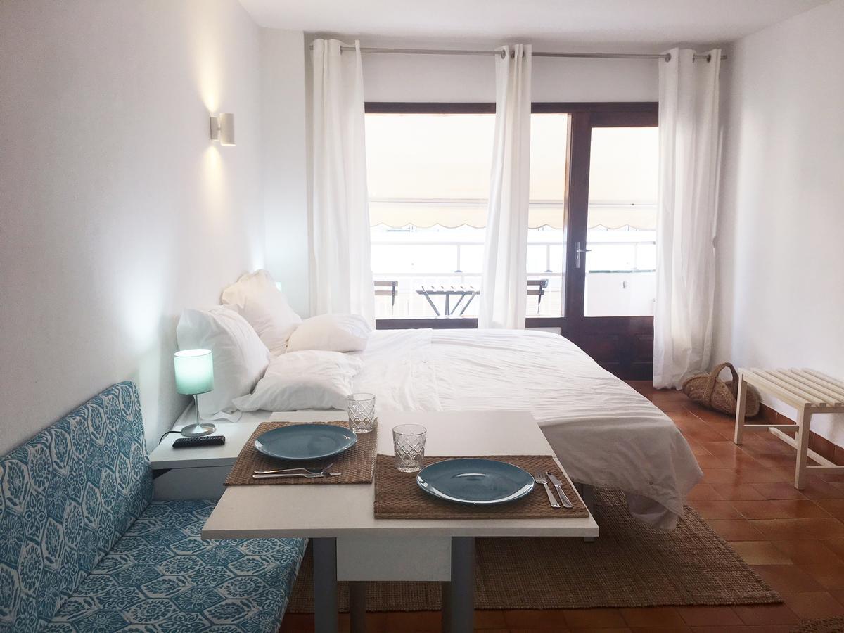 Apartamentos Albertos ซานตาเอวเลเรียเดสริว ภายนอก รูปภาพ