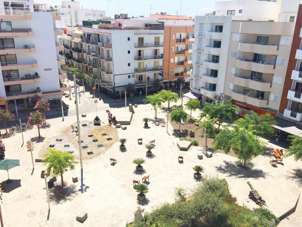 Apartamentos Albertos ซานตาเอวเลเรียเดสริว ภายนอก รูปภาพ