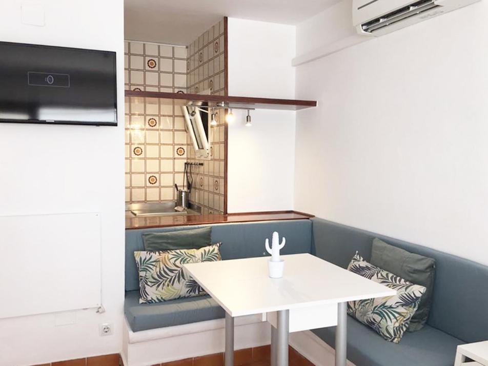 Apartamentos Albertos ซานตาเอวเลเรียเดสริว ภายนอก รูปภาพ
