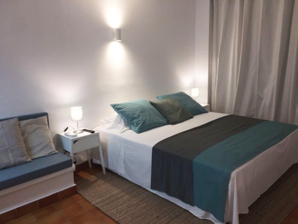 Apartamentos Albertos ซานตาเอวเลเรียเดสริว ภายนอก รูปภาพ